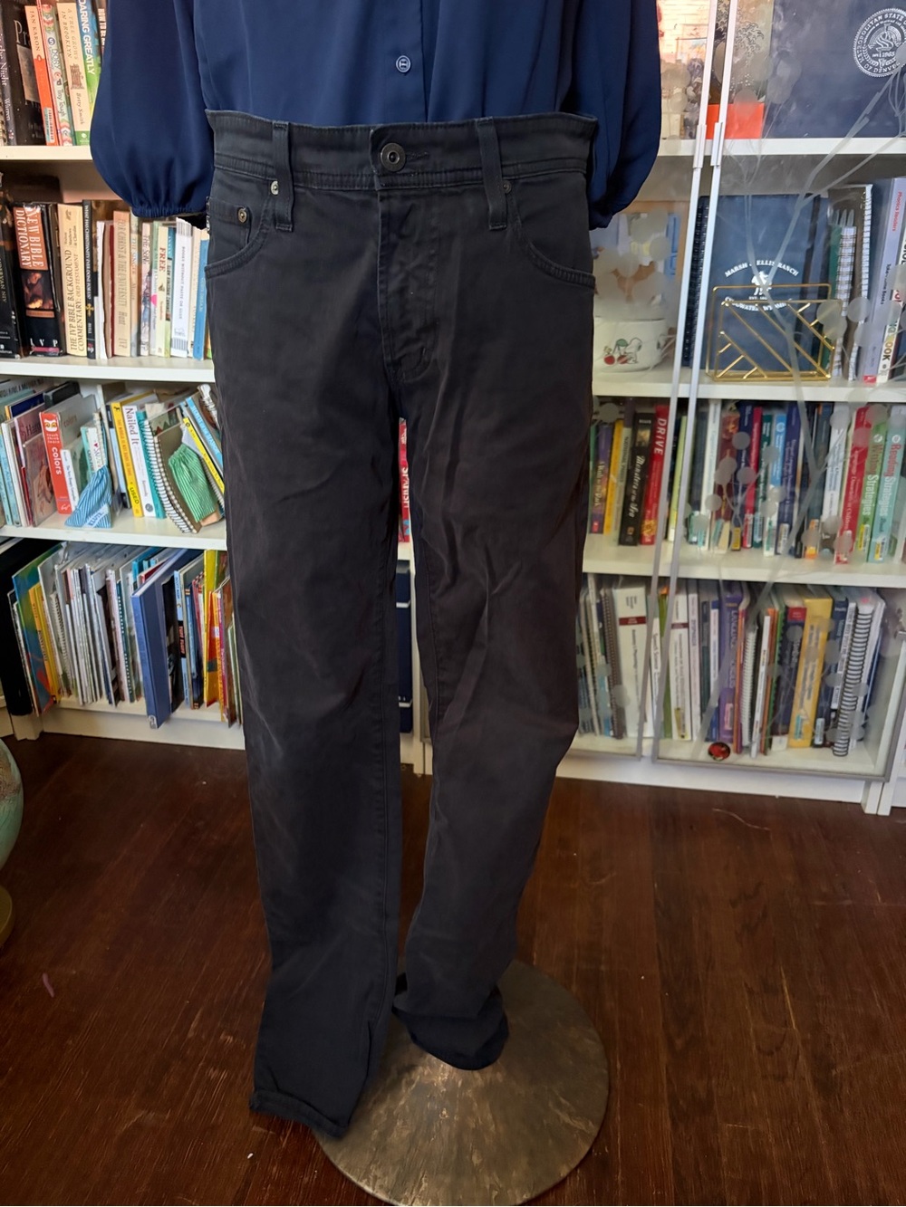 The Tellis modern slim black jeans